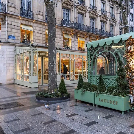 Elegant 2-bedroom In The Heart Of Paris' 8th Arrondissement Parigi