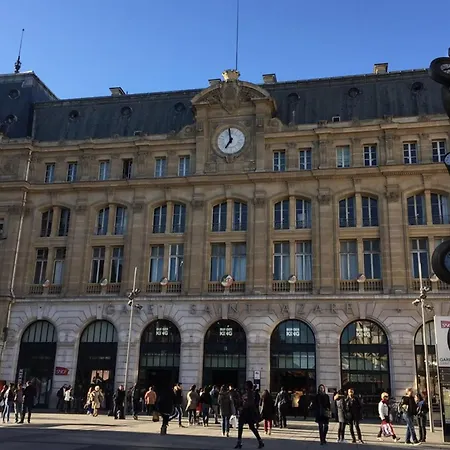 Elegant 2-bedroom In The Heart Of Paris' 8th Arrondissement *