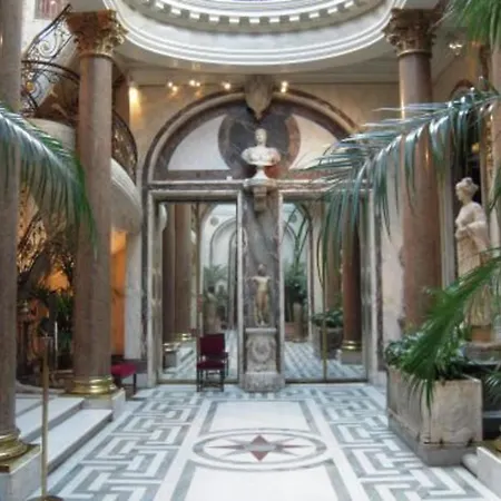 Elegant 2-bedroom In The Heart Of Paris' 8th Arrondissement Appartamento