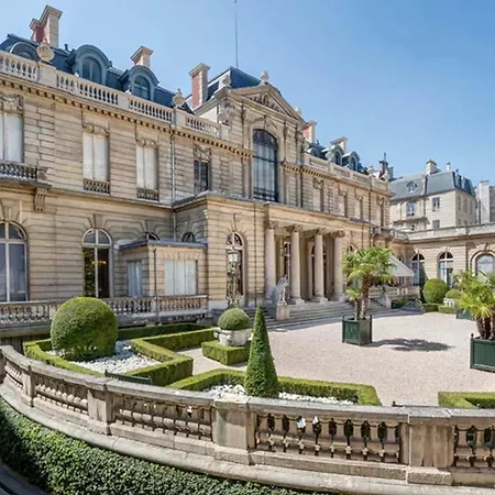 Elegant 2-bedroom In The Heart Of Paris' 8th Arrondissement *