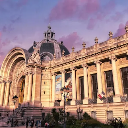 Appartamento Elegant 2-bedroom In The Heart Of Paris' 8th Arrondissement Parigi